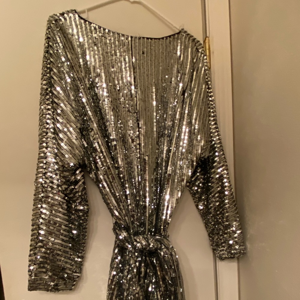 Glimmer and shine with this top/Dress
